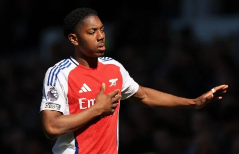 英超-埃弗顿1-1战平阿森纳,戳萨破门,斯凯利送点 英超-埃弗顿1-1战平阿森纳,戳萨破门,斯凯利送点