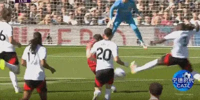 1743954545216463.gif 2.gif