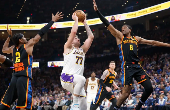 东契奇30+7+6 詹姆斯19+7 亚历山大26+9 湖人大胜雷霆 东契奇30+7+6 詹姆斯19+7 亚历山大26+9 湖人大胜雷霆