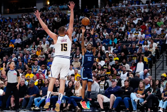 约基奇26+16+12 戈登33分 莫兰特21+6 掘金逆转灰熊守住第四 约基奇26+16+12 戈登33分 莫兰特21+6 掘金逆转灰熊守住第四