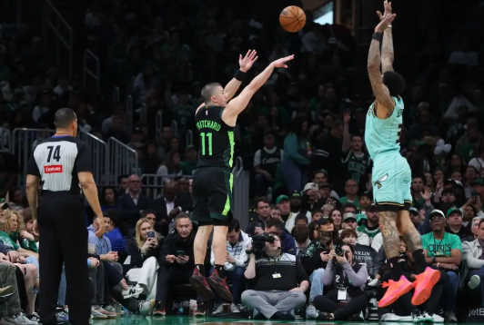 普理查德34+7+7 努尔基奇14+9 绿军多名核心缺阵险胜黄蜂 普理查德34+7+7 努尔基奇14+9 绿军多名核心缺阵险胜黄蜂