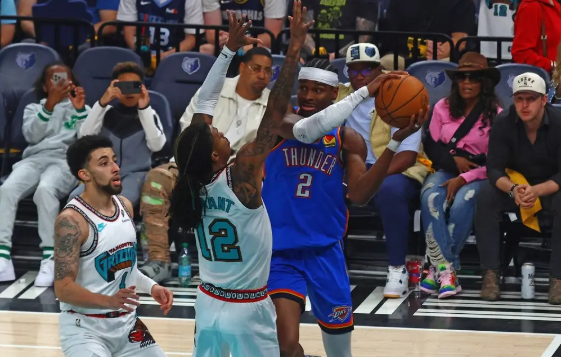 小皮蓬28+5 亚历山大31+8 莫兰特伤退 雷霆29分逆转灰熊3-0夺赛点 小皮蓬28+5 亚历山大31+8 莫兰特伤退 雷霆29分逆转灰熊3-0夺赛点