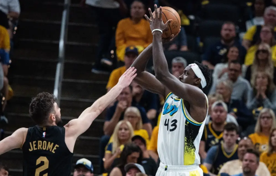 西卡21+6 特纳20+7 米切尔伤退 步行者20分大胜骑士夺赛点 西卡21+6 特纳20+7 米切尔伤退 步行者20分大胜骑士夺赛点